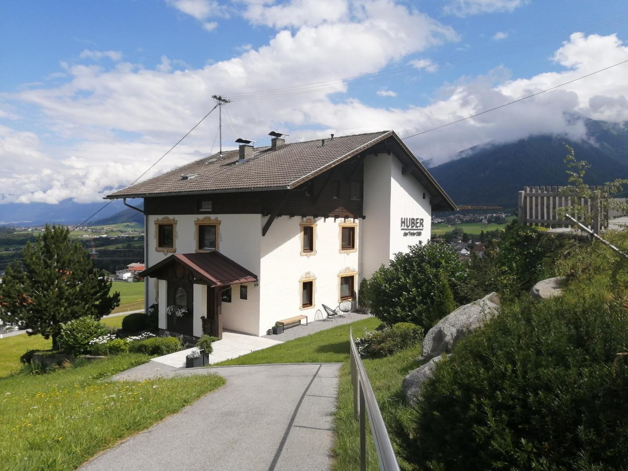 Huber - Das Tiroler B&B Oberperfuss Buitenkant foto